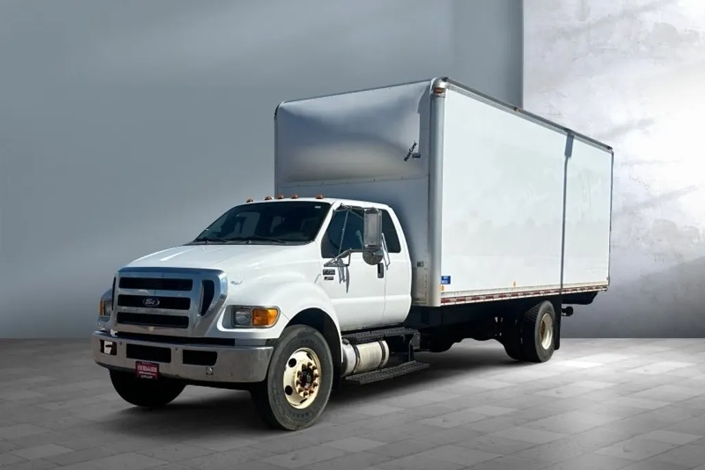 2012 Ford F-750 SuperCab photo 1