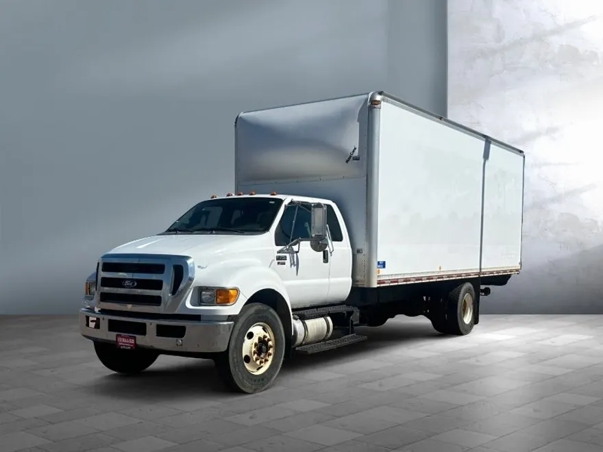 2012 Ford F-750 SuperCab photo 1