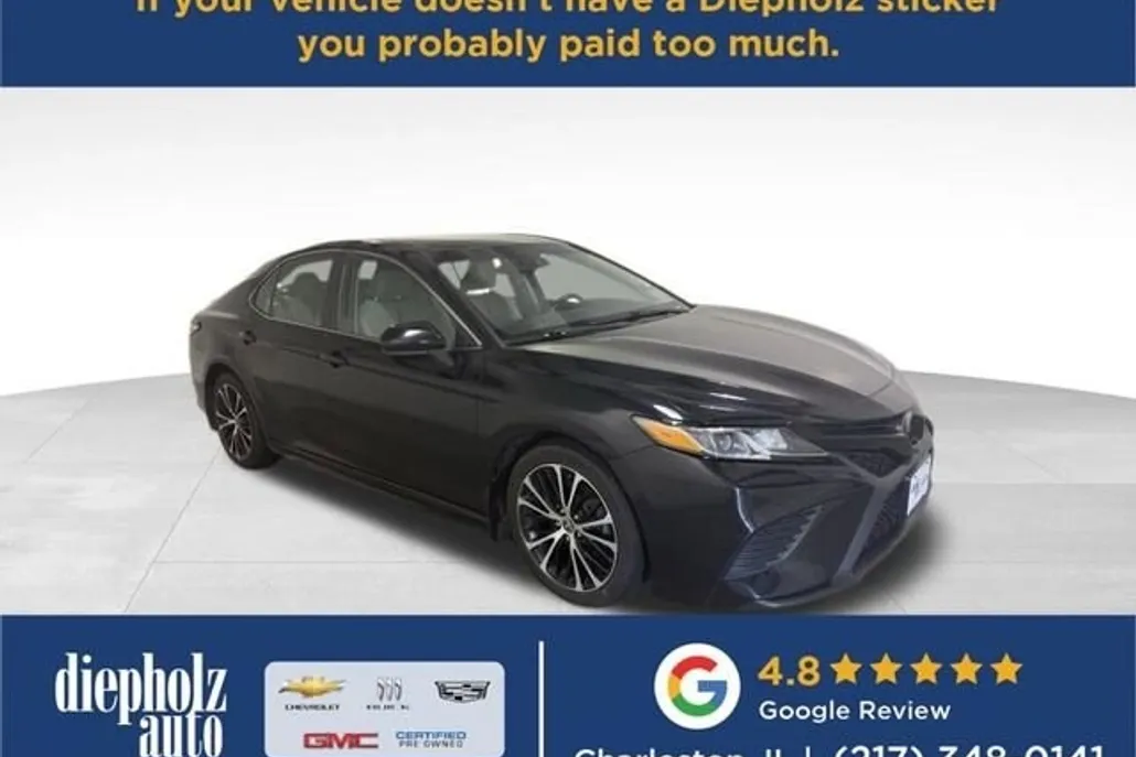 2020 Toyota Camry SE photo 1