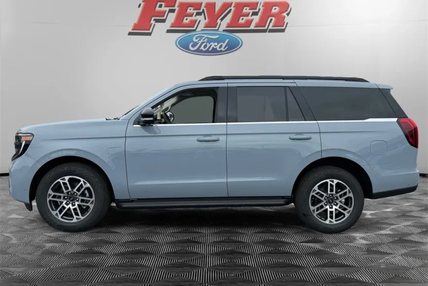 2025 Ford Expedition photo 1