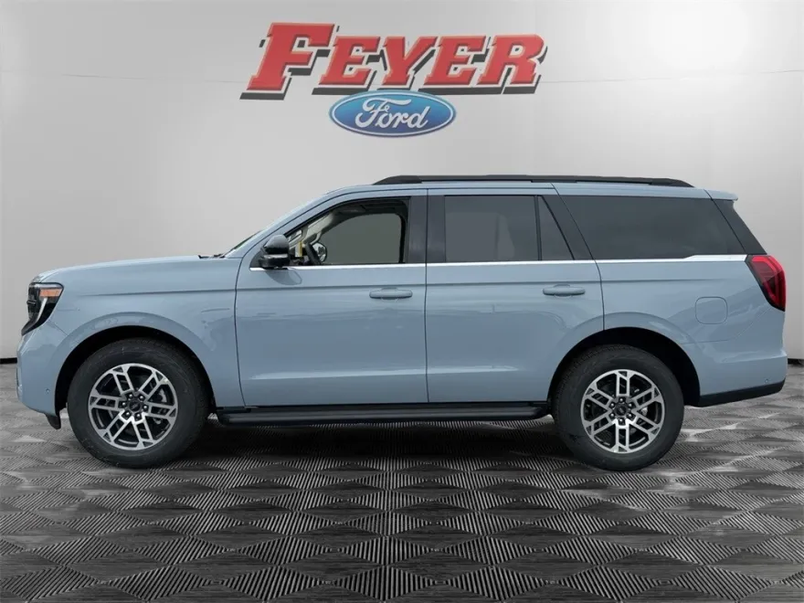 2025 Ford Expedition photo 1