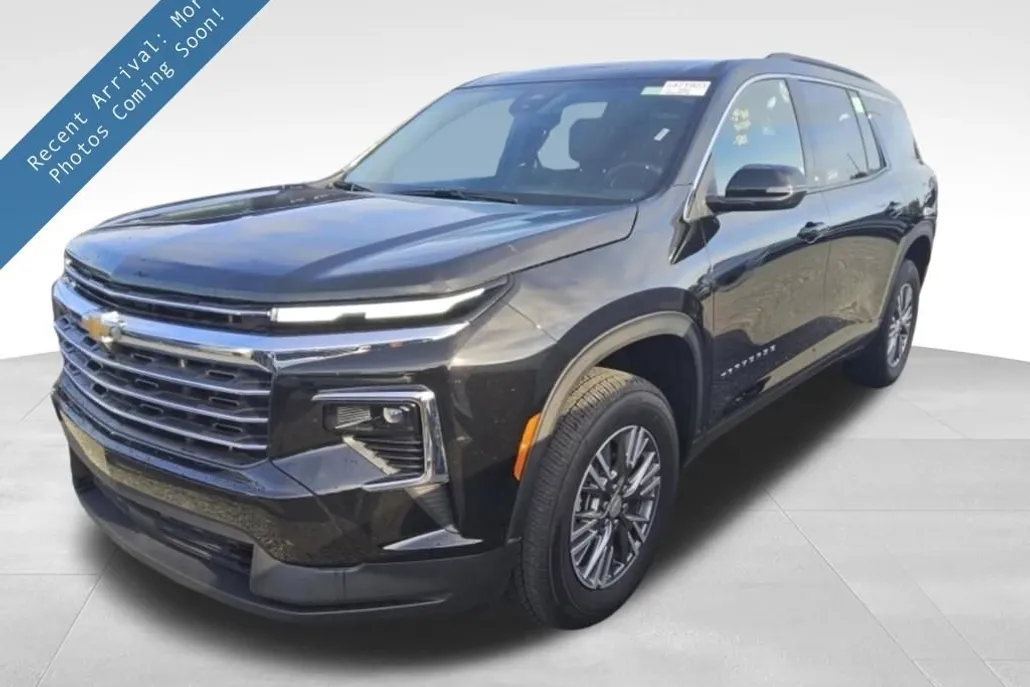 2025 Chevrolet Traverse photo 1