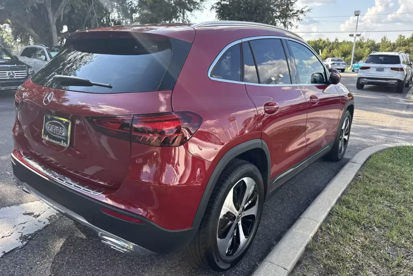 2026 Mercedes Benz GLA 250 photo 1