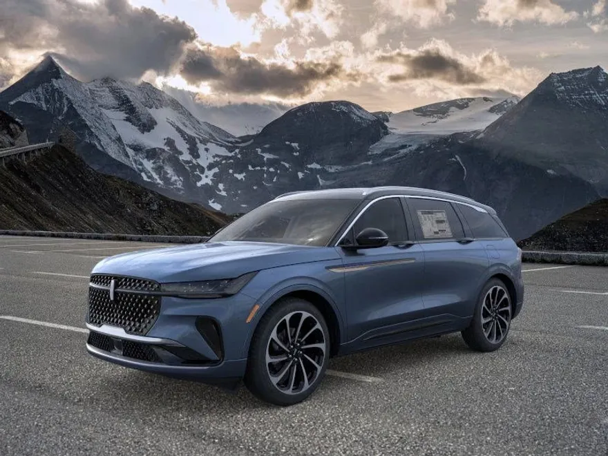 2025 Lincoln Nautilus Black Label photo 1