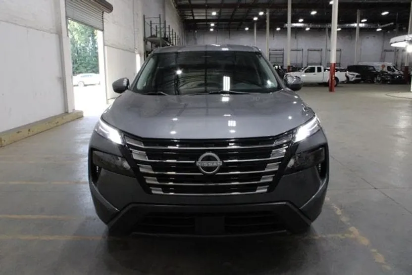 2024 Nissan Rogue SV photo 1