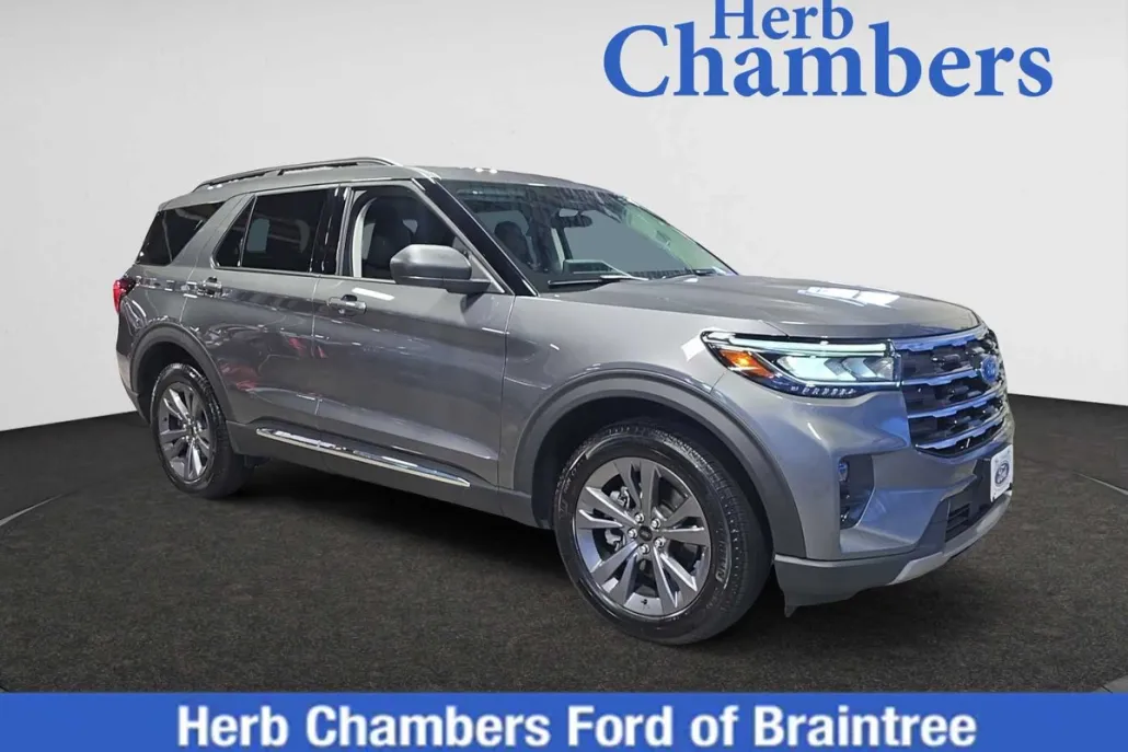 2025 Ford Explorer photo 1