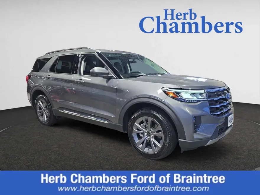 2025 Ford Explorer photo 1