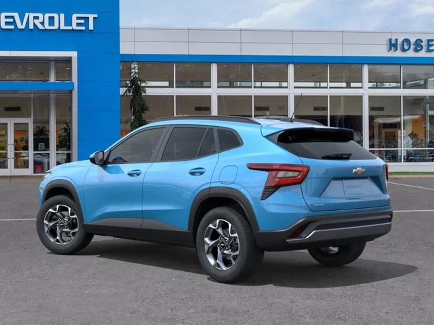 2025 Chevrolet Trax LT photo 1