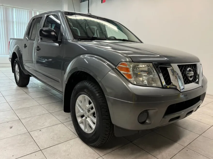 2018 Nissan Frontier Crew Cab SV photo 1