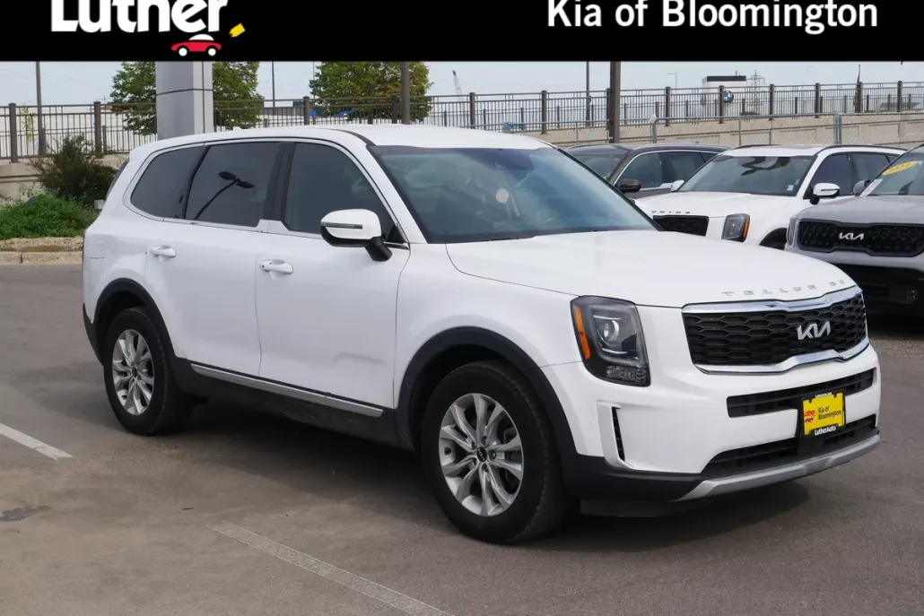 2022 Kia Telluride LX photo 1