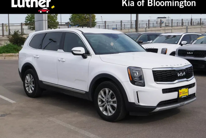2022 Kia Telluride LX photo 1