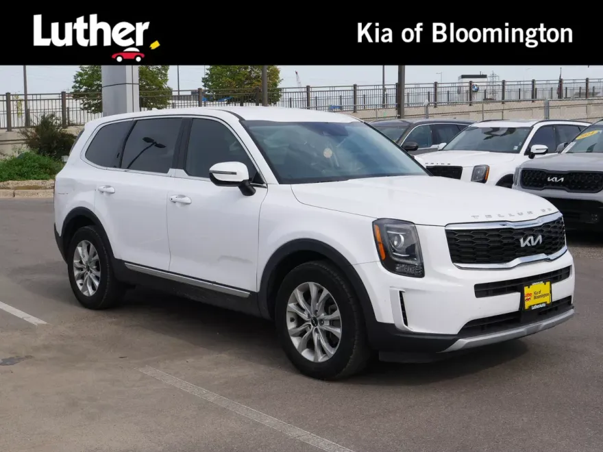 2022 Kia Telluride LX photo 1