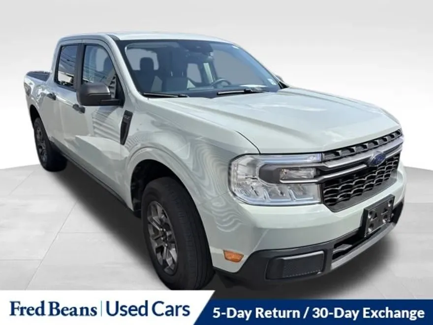 2022 Ford Maverick XLT photo 1