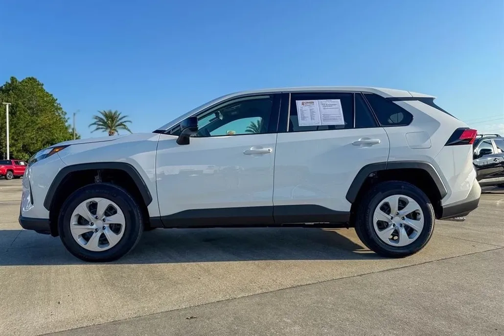 2025 Toyota RAV4 LE photo 1