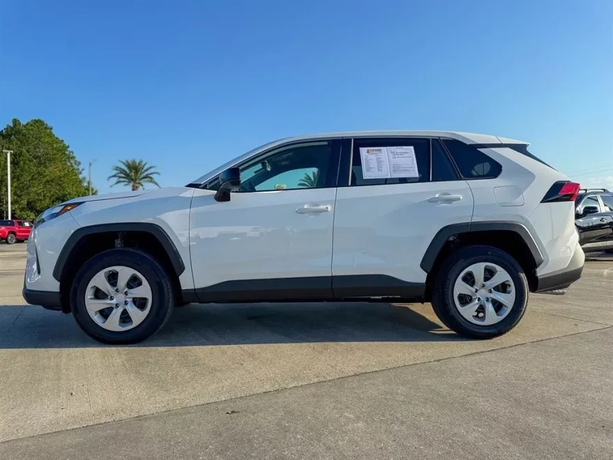 2025 Toyota RAV4 LE photo 1