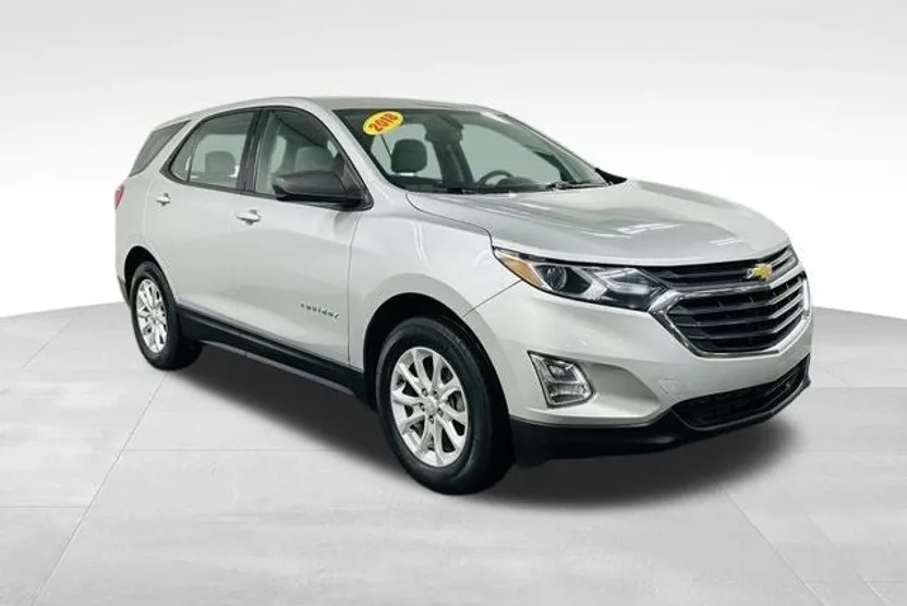 2018 Chevrolet Equinox LS photo 1