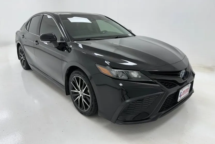 2023 Toyota Camry Hybrid SE photo 1