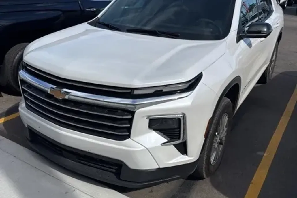 2024 Chevrolet Traverse photo 1