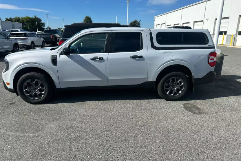2025 Ford Maverick XLT photo 1