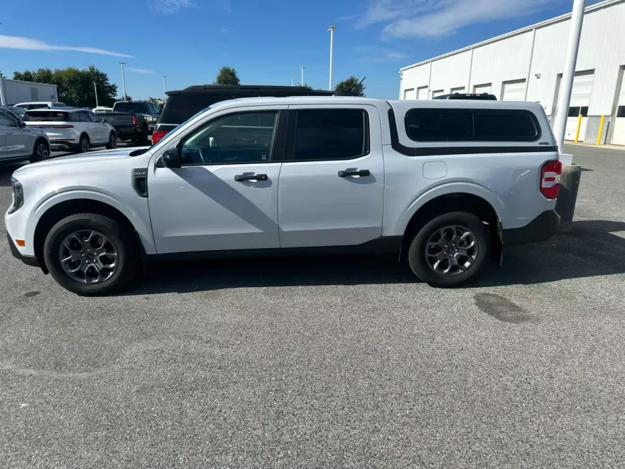 2025 Ford Maverick XLT photo 1
