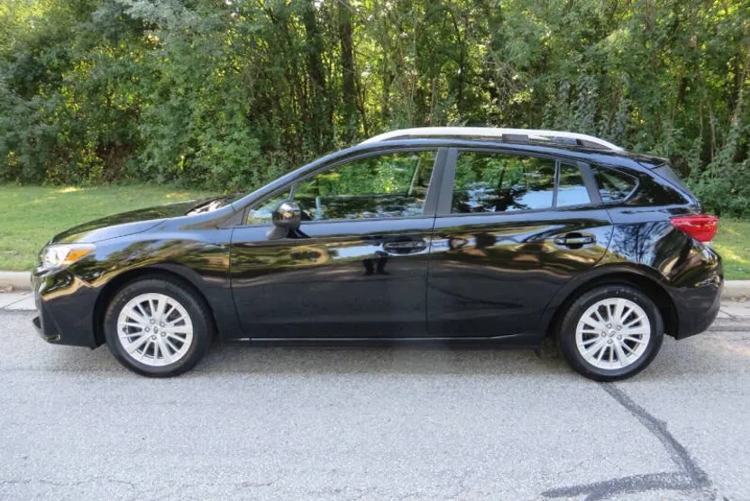 2018 Subaru Impreza Premium photo 1