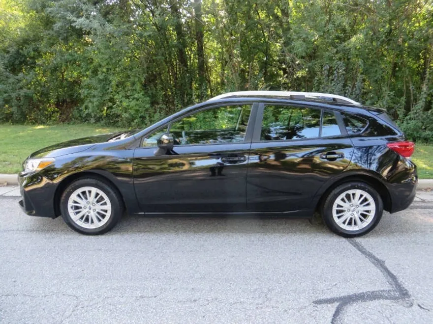2018 Subaru Impreza Premium photo 1