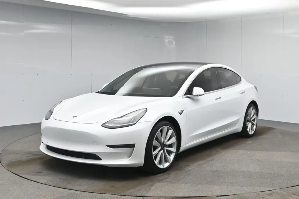 2018 Tesla Model 3 Long Range photo 1