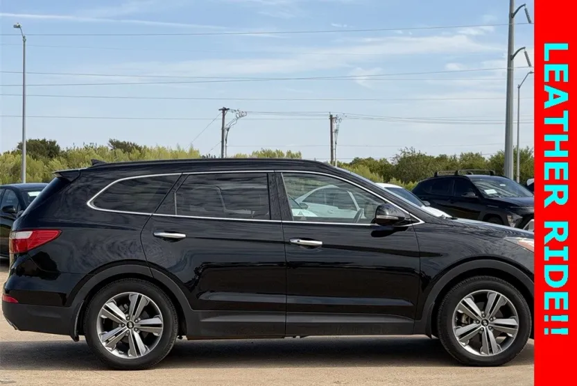 2014 Hyundai Santa Fe GLS photo 1