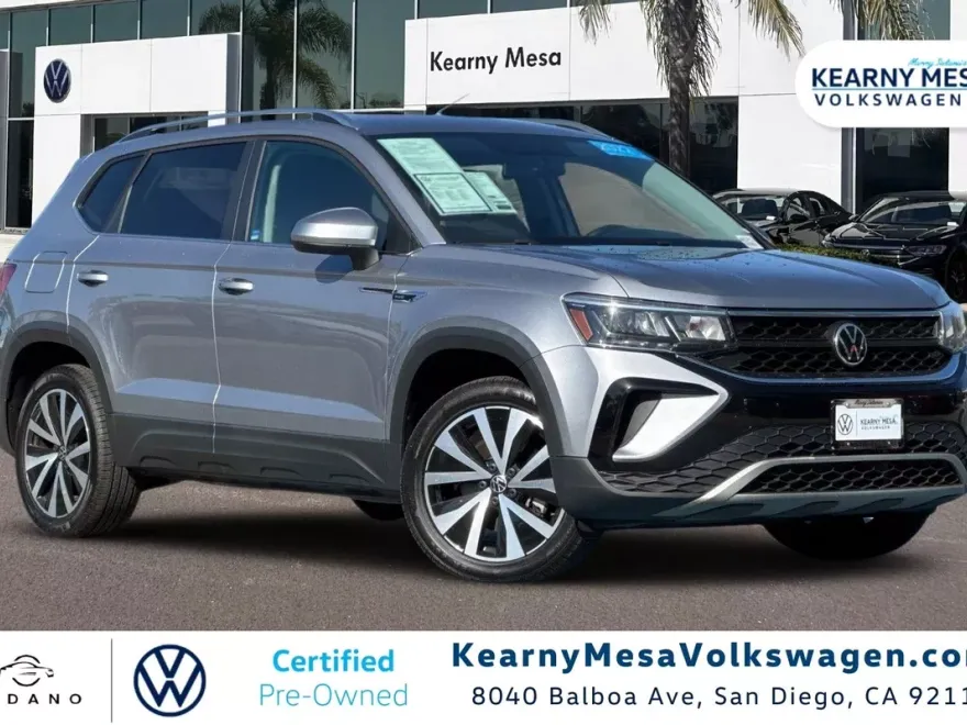2022 Volkswagen Taos SE photo 1
