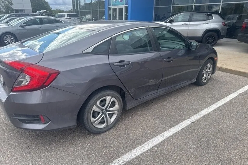2016 Honda Civic LX photo 1