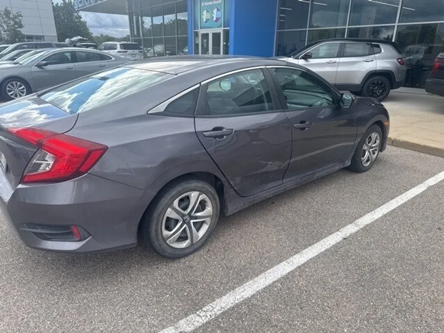2016 Honda Civic LX photo 1