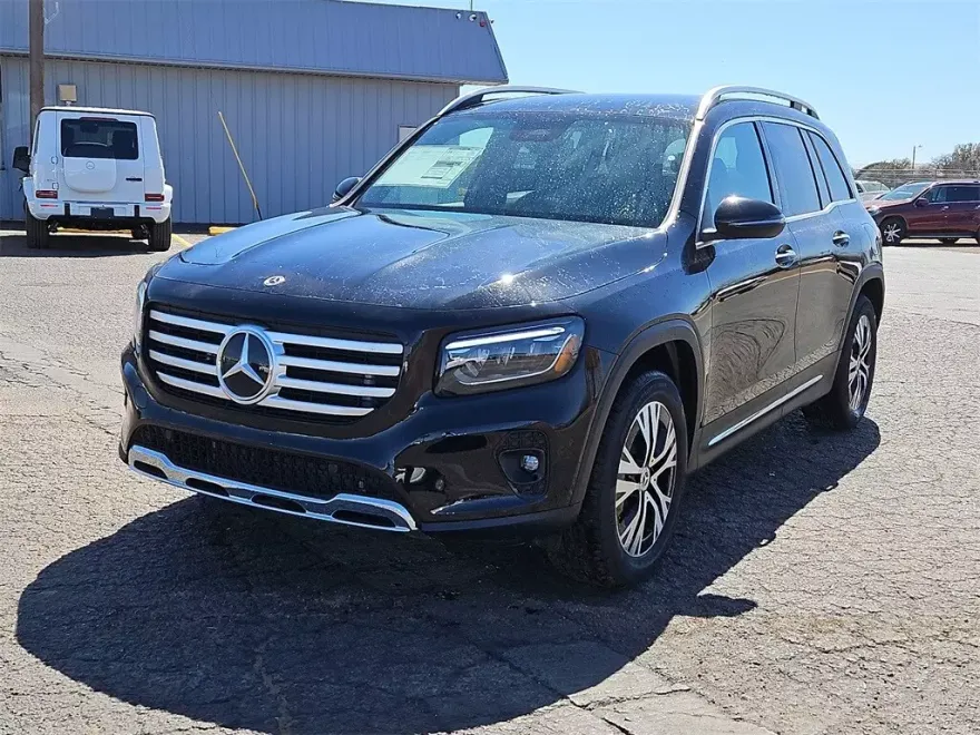 2025 Mercedes Benz GLB 250 photo 1