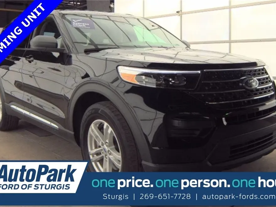 2023 Ford Explorer XLT photo 1