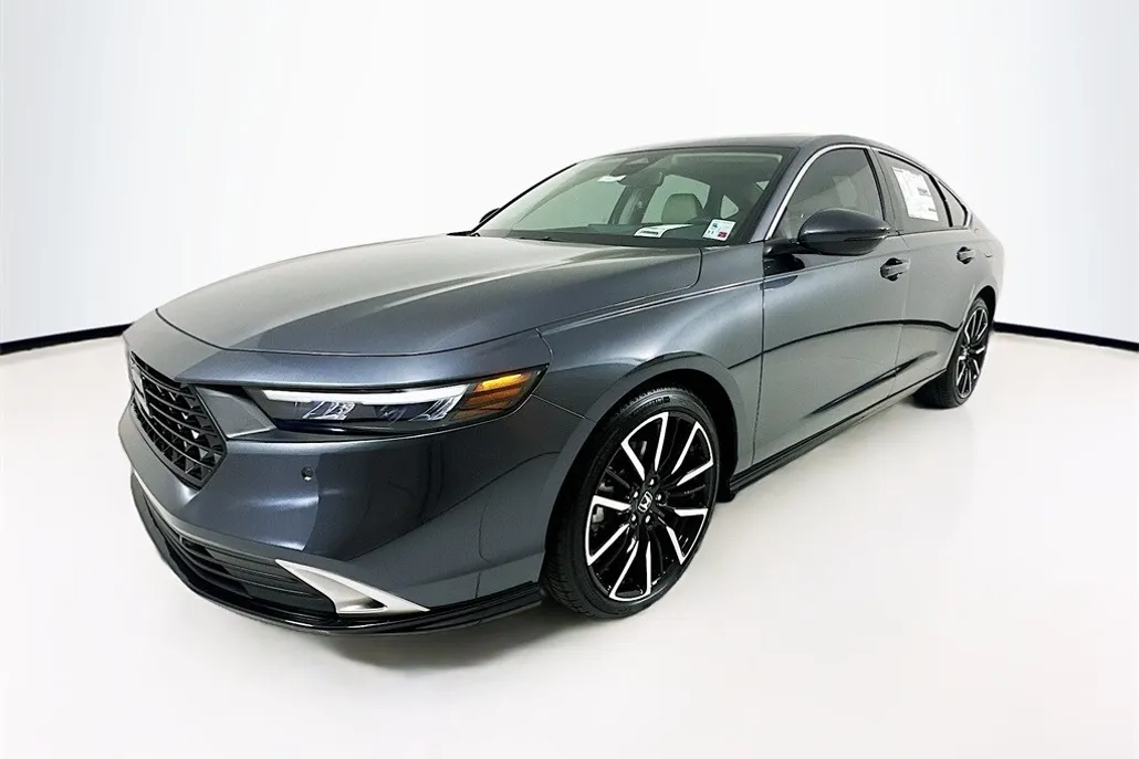 2025 Honda Accord Hybrid Touring photo 1