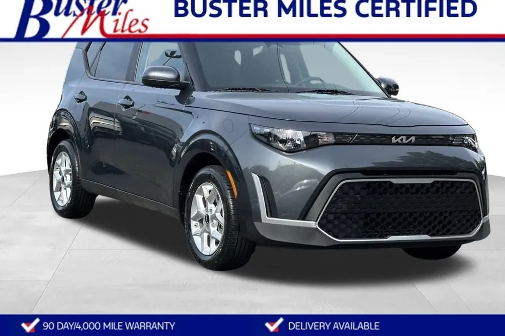 2023 Kia Soul LX photo 1