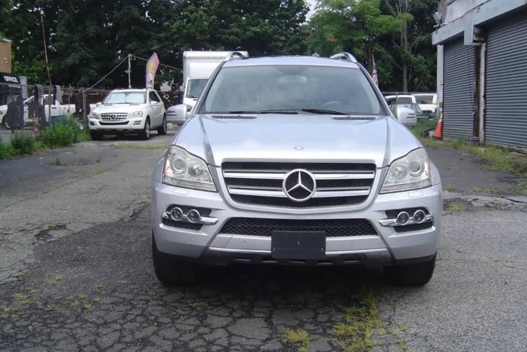 2011 Mercedes Benz GL 350 BlueTEC photo 1