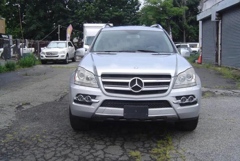 2011 Mercedes Benz GL 350 BlueTEC photo 1
