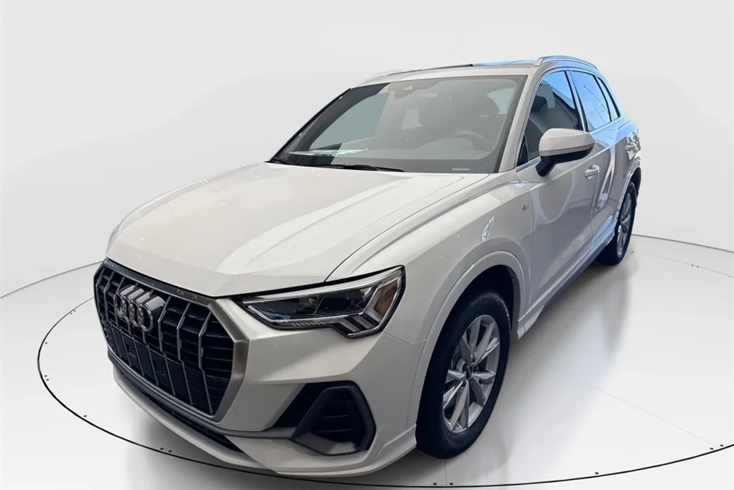 2025 Audi Q3 Premium Plus S line photo 1