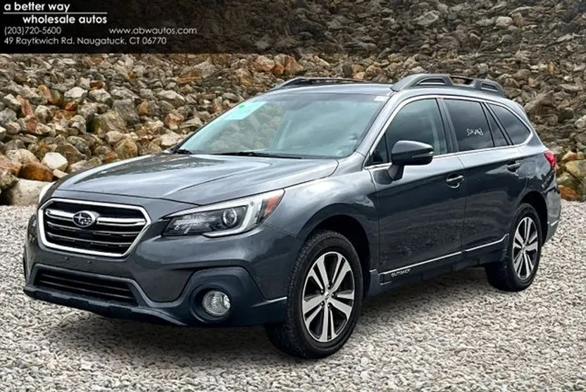 2018 Subaru Outback 2.5i Limited photo 1