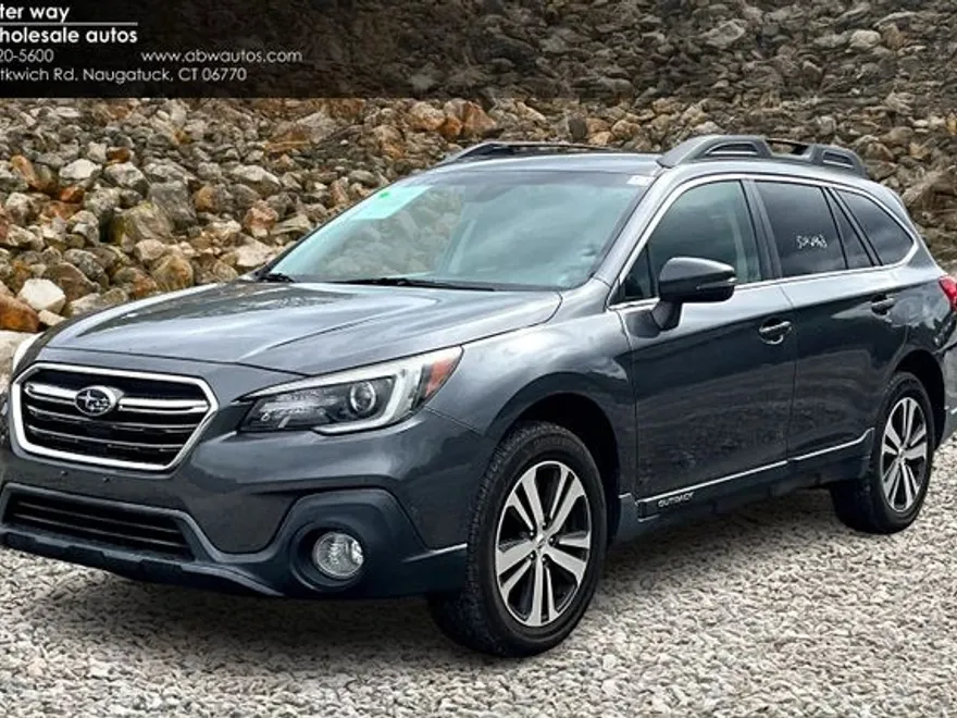 2018 Subaru Outback 2.5i Limited photo 1