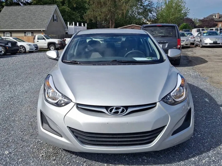 2016 Hyundai Elantra SE photo 1