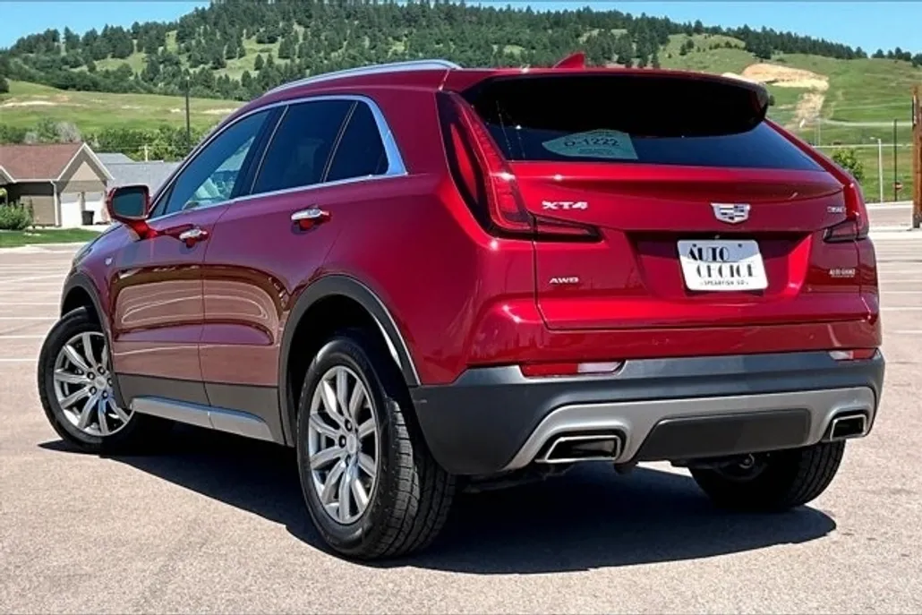 2021 Cadillac XT4 Premium Luxury photo 1