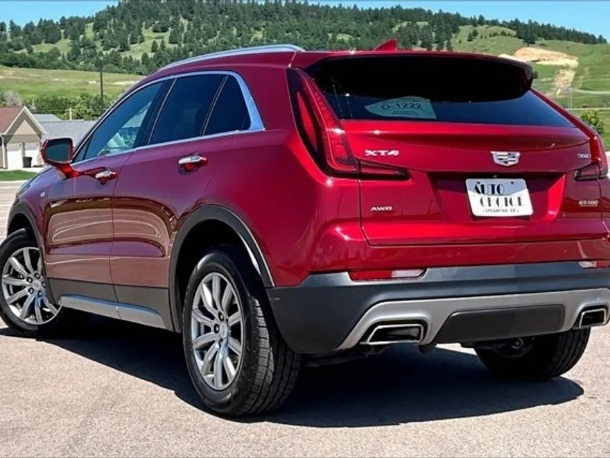 2021 Cadillac XT4 Premium Luxury photo 1