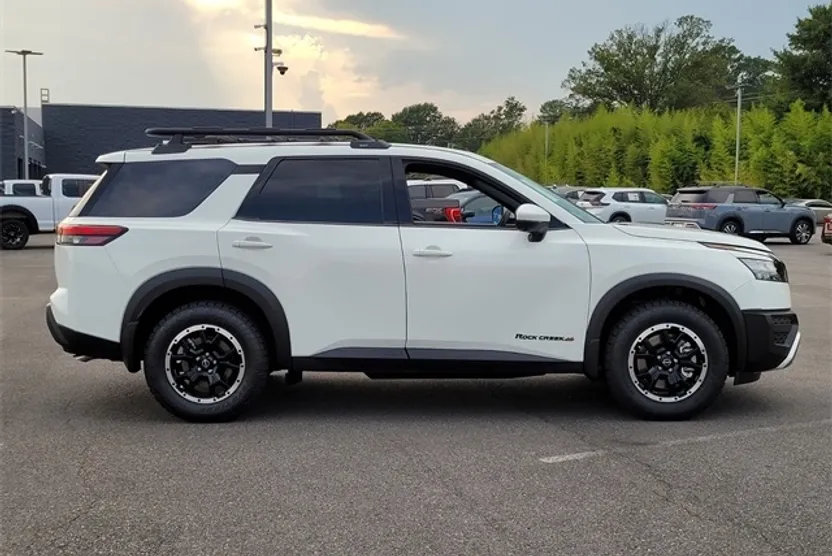 2025 Nissan Pathfinder Rock Creek photo 1