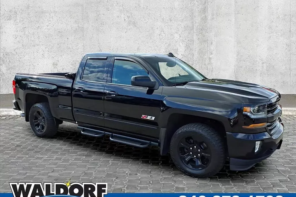 2018 Chevrolet Silverado 1500 LT photo 1