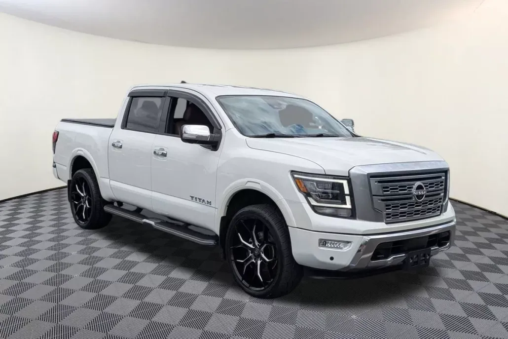 2023 Nissan Titan Platinum Reserve photo 1