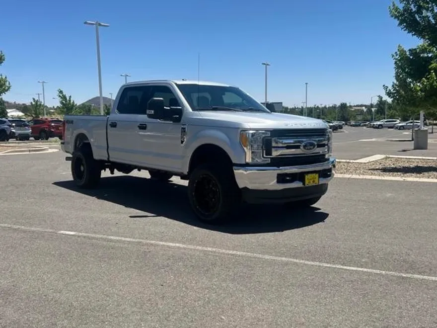 2017 Ford F-250 XLT photo 1