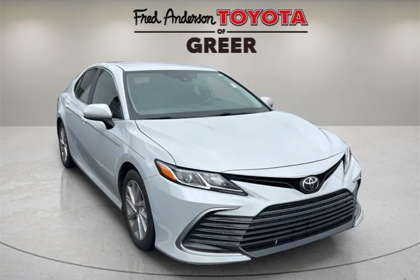 2023 Toyota Camry LE photo 1