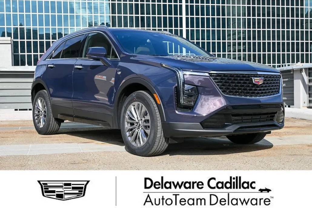 2025 Cadillac XT4 Premium Luxury photo 1