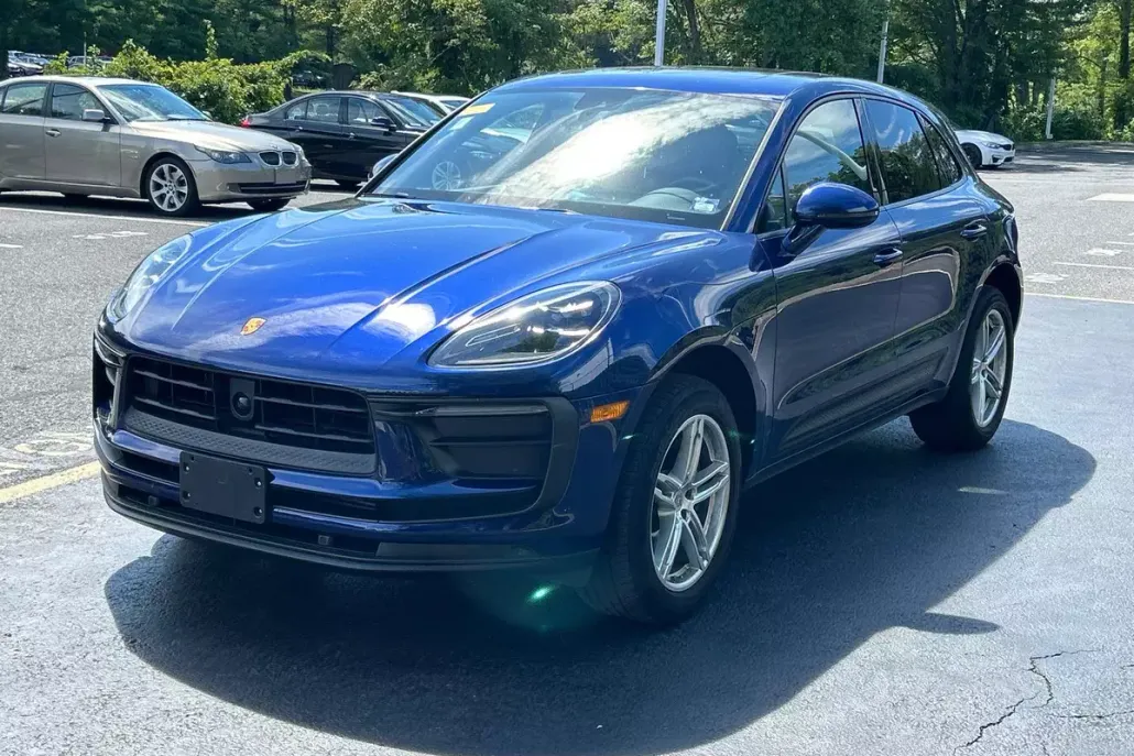2023 Porsche Macan Base photo 1